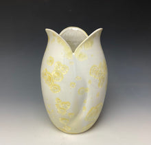 Load image into Gallery viewer, Tulip Vase- Ivory #4
