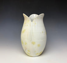 Load image into Gallery viewer, Tulip Vase- Ivory #1
