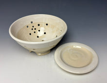 Load image into Gallery viewer, Ivory Berry Bowl
