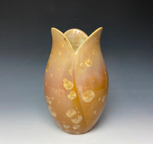 Load image into Gallery viewer, Tulip Vase- Iced Caramel #3
