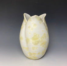 Load image into Gallery viewer, Tulip Vase- Ivory #5
