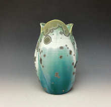 Load image into Gallery viewer, Tulip Vase- Wintergreen #3
