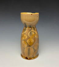 Load image into Gallery viewer, Iced Caramel Crystalline Sake Pitcher
