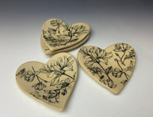 Load image into Gallery viewer, Mini Heart Dish- Magnolia
