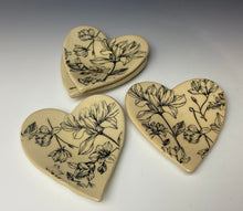 Load image into Gallery viewer, Mini Heart Dish- Magnolia

