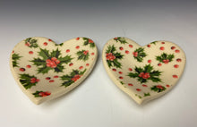 Load image into Gallery viewer, Mini Heart Dish- Vintage Holly
