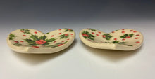 Load image into Gallery viewer, Mini Heart Dish- Vintage Holly
