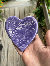 Load image into Gallery viewer, Mini Heart Wave Dish
